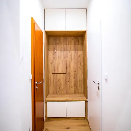 Nest Vibe Slovákova Apartamento