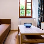 Nest Vibe Slovákova Appartamento