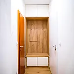 Nest Vibe Slovákova Appartamento